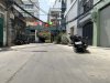 nha-pho-gia-re-quan-10.jpg